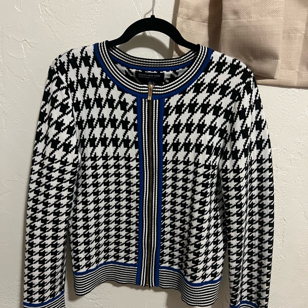 Jones New York Black and White Houndstooth Cardigan with Blue Trim
